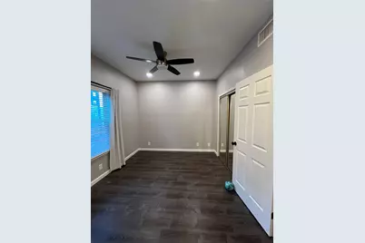 2414 Longview Street #202, Austin, TX 78705 - Photo 15