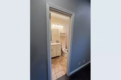 2414 Longview Street #202, Austin, TX 78705 - Photo 19