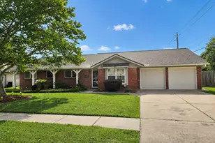 802 James St, Deer Park, TX 77536 - Photo 1