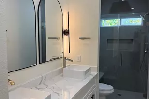 8318 Brandon St, Houston, TX 77051 - Photo 19