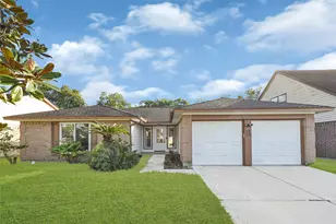 2239 Pilgrims Point Dr, Friendswood, TX 77546 - Photo 1