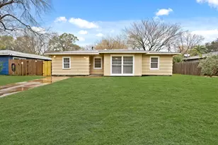 728 22nd Ave N, Texas City, TX 77590 - Photo 1