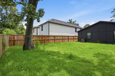 8209 Richland Drive #B, Houston, TX 77028 - Photo 11