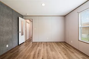 8700 Patricia Ln, Hitchcock, TX 77563 - Photo 11