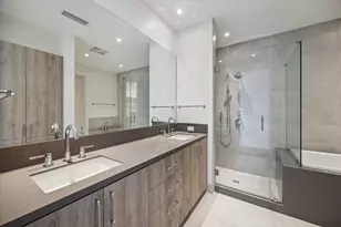 2323 W Main St, Houston, TX 77098 - Photo 11