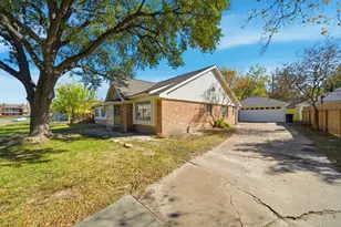 7230 Bayou Forest Dr, Houston, TX 77088 - Photo 3