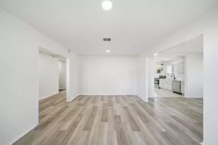 7230 Bayou Forest Dr, Houston, TX 77088 - Photo 9