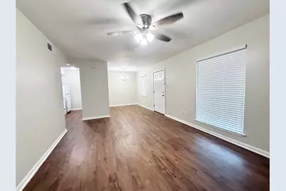 321 E Cedar Street #7, Angleton, TX 77515 - Photo 3