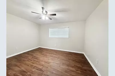 321 E Cedar Street #7, Angleton, TX 77515 - Photo 9