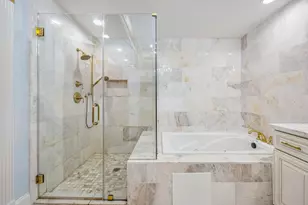 9105 Memorial Dr, Houston, TX 77024 - Photo 9