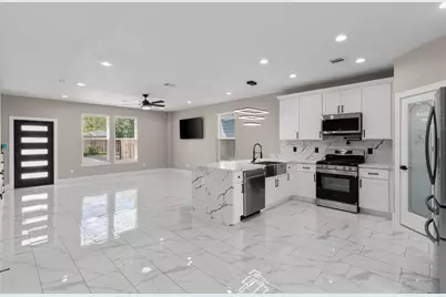 7925 Colonial Lane, Houston, TX 77051 - Photo 5