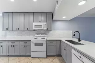 5239 Arboles Dr, Houston, TX 77035 - Photo 1