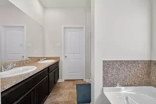 7615 Nevaeh Crest Path, Houston, TX 77016 - Photo 31