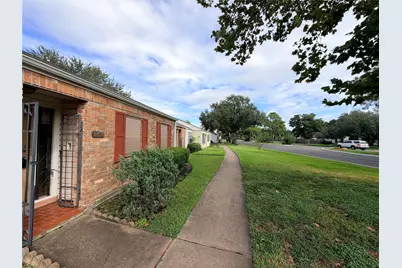 8808 Wilcrest Drive, Houston, TX 77099 - Photo 3