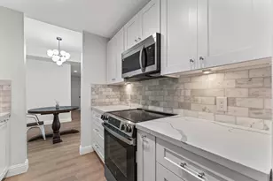 2829 Timmons Ln, Houston, TX 77027 - Photo 3