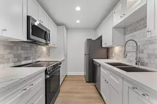 2829 Timmons Ln, Houston, TX 77027 - Photo 1