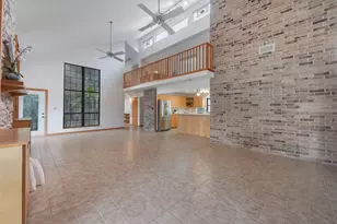 9811 Miner Rd, Highlands, TX 77562 - Photo 13