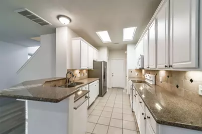 246 W Stedhill Loop, The Woodlands, TX 77384 - Photo 7
