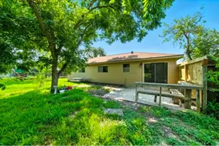 4803 28th St E, Dickinson, TX 77539 - Photo 11