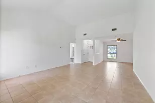 1435 Lazy Spring Dr, Missouri City, TX 77489 - Photo 5