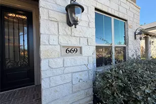 669 Platinum Stone Ln, Pinehurst, TX 77362 - Photo 3