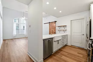 1010 Rosine St, Houston, TX 77019 - Photo 9