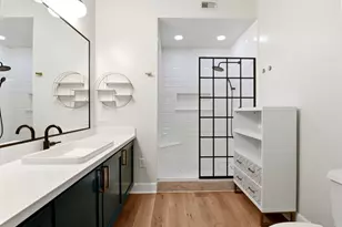 1010 Rosine St, Houston, TX 77019 - Photo 33