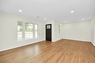 4238 T C Jester Blvd, Houston, TX 77018 - Photo 11