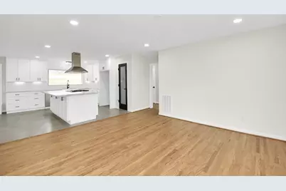 4238 T C Jester Boulevard, Houston, TX 77018 - Photo 9