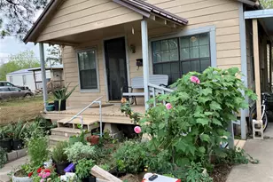 1010 Harlem, El Campo, TX 77437 - Photo 1