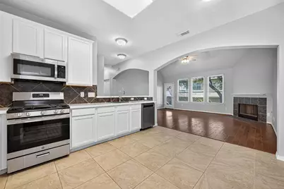 2202 Highland Crossing Drive, Conroe, TX 77304 - Photo 9