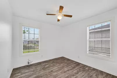 402 Meters Street, Houston, TX 77020 - Photo 15