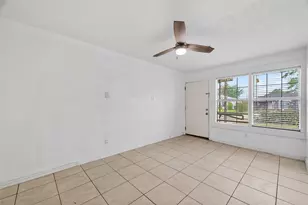402 Meters St, Houston, TX 77020 - Photo 9