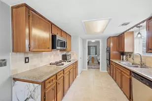 2010 River Village Dr, Houston, TX 77339 - Photo 7