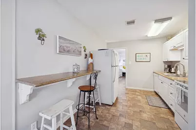 4121 Las Palmas Street, Galveston, TX 77554 - Photo 5