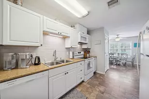 4121 Las Palmas St, Galveston, TX 77554 - Photo 7