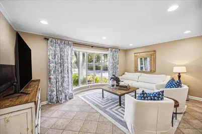 8956 Chatsworth Drive #8956, Houston, TX 77024 - Photo 3