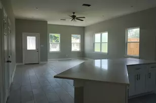 105 S Algeria St, Texas City, TX 77591 - Photo 3