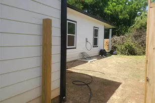 105 S Algeria St, Texas City, TX 77591 - Photo 11