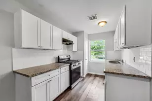 10987 Fairland Dr, Houston, TX 77051 - Photo 3