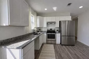 301 E 3rd St, Sweeny, TX 77480 - Photo 3