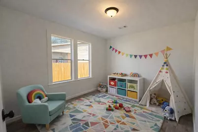 301 E E 3rd Street, Sweeny, TX 77480 - Photo 9