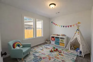 301 E 3rd St, Sweeny, TX 77480 - Photo 9