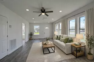 301 E E 3rd St, Sweeny, TX 77480 - Photo 1