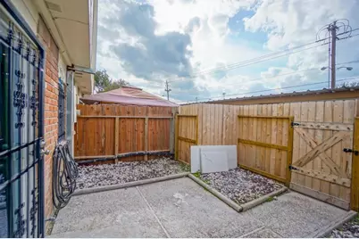 14571 Misty Meadow Lane, Houston, TX 77079 - Photo 23