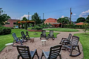 6554 Auden St, Southside Place, TX 77005 - Photo 9
