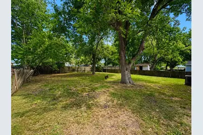 1101 Southampton Dr, Angleton, TX 77515 - Photo 7