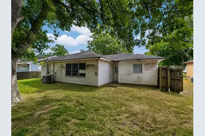 1101 Southampton Dr, Angleton, TX 77515 - Photo 5