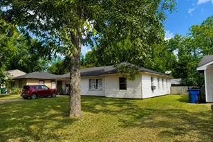 1101 Southampton Dr, Angleton, TX 77515 - Photo 3