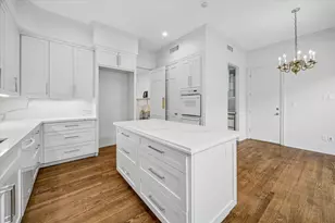 983 S Post Oak Ln, Houston, TX 77056 - Photo 13